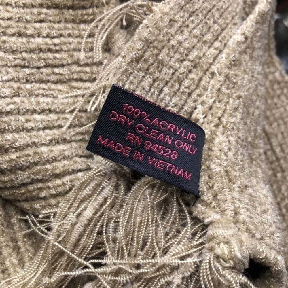 MODENA SCARF | Soft Beige Modena Fringe Scarf - One Size. - Picture 3 of 3